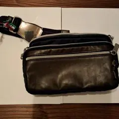 オロビアンコネイビーナイロンレザー ボディバッグ中古品