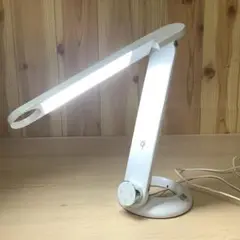 アイリスオーヤマ LED デスクライト　Qi充電機能搭載　※235