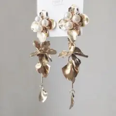 Item thumbnail for item 8113f59f-07f0-42d9-a5db-4a8b09b48642