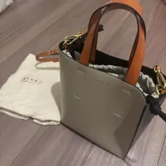 MARNI シャイニーカーフスキン MUSEO バイカラーショルダーバッグ