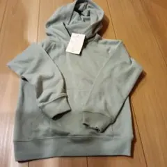 女の子　120 フードつきトレーナー　未使用品