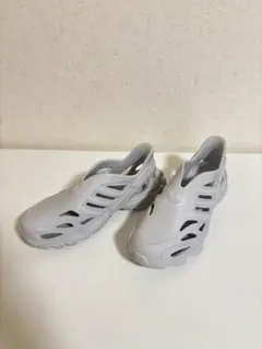 adidas スーパーノヴァ　グレー