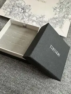ジュエリーツツミ 箱と袋