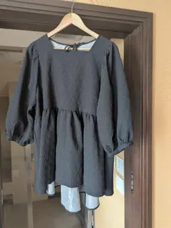 黒色ボリュームスリーブチュニック 3L