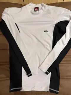 QUIKSILVER ラッシュガード　Sサイズ
