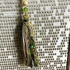 緑系タッセルバックチャーム