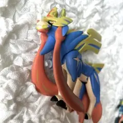 モンコレ　ザシアン　剣なし　ポケモン　フィギュア