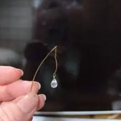 ageteゴールドの水滴型ローズクォーツピアス(片耳用)