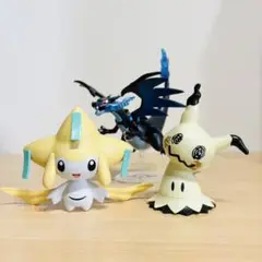 ポケモンプラモコレクションメガリザードンＸジラーチミミッキュ　ピカチュウイーブイ