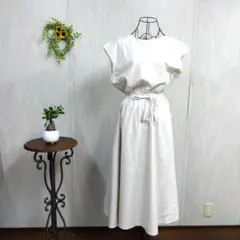 新品、未使用品DoulaDoulaノースリーブロングワンピース ベージュ色Ｌ軽い