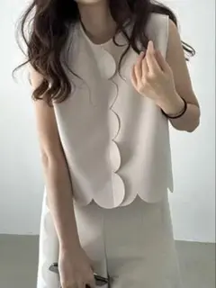 【美品✨】白 スカラップデザイン ノースリーブ トップス カットソー