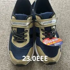 新品未使用　スニーカー 23.0EEE