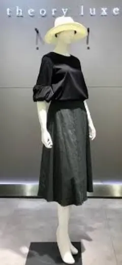 黒　セオリーリュクス　ボリュームスリーブ　トップス