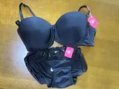 Sanei C75 ブラジャーショーツセット　ブラック