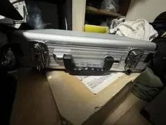 シルバーアルミニウムケース( ジュラルミンケース)
