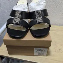 ALPHA CUBIC ビジュー付きサンダル