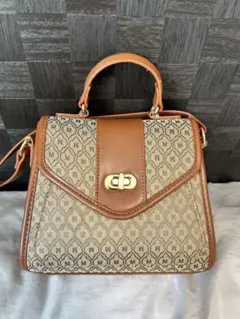 Item thumbnail for item b93e8738-7d96-4717-9be5-5ca16a4d55b9