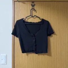 ブラックリブ編みショート丈トップス