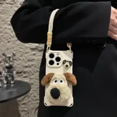 【新入荷】 スマホケース 犬 iPhone16pro グルミット ストラップ付