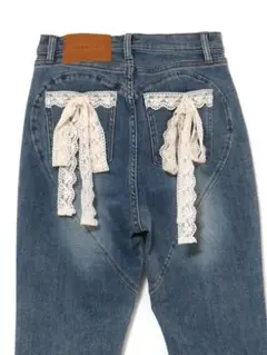 Lacey ribbon heart hip denim