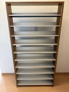 CDラック(幅約82cm、奥行約30cm、高さ約160cm、CD700枚以上)