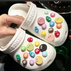 ジビッツ　26パーツ　サンダル　アレンジ　クロックス　デコレーション　m&m
