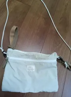 Item thumbnail for item 7c5e95f4-4b96-41d1-bfc9-ebd47f6e21be