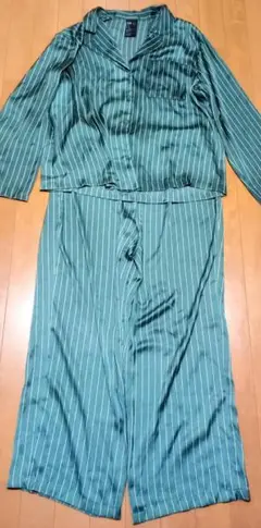 H&M パジャマ上下セット グリーンストライプ