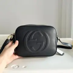 GUCCI ブラックレザーショルダーバッグ