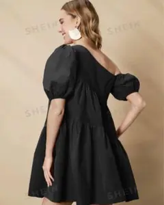 アシンメトリーネック パフスリーブ フリル裾 スモックドレス