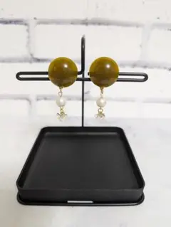 Item thumbnail for item a6f370ce-2748-4903-9f4d-1be335585b65