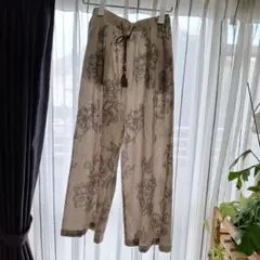 リネン+ポリエステル混花柄ワイドパンツ