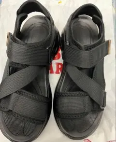 【新品未使用品】ブラックストラップサンダル厚底　M(23〜24)