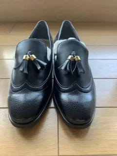 【新品】FOREMOS 黒いレザー ローファー タッセル付き　22.0cm