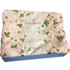 WEDGWOODタオルケットワイルドストロベリー柄