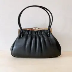 黒いギャザー入り　がま口ハンドバッグ　ブラック