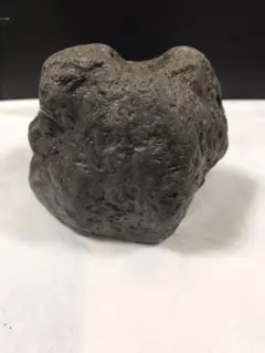 鉄隕石?磁石が付きます!
