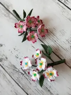 つまみ細工　ハナミズキ　花水木　ブローチ　ハンドメイド　花
