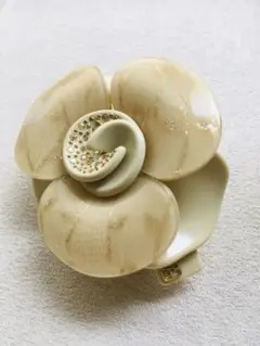 ALEXANDRE DE PARIS バレッタ_カメリア_ベージュ