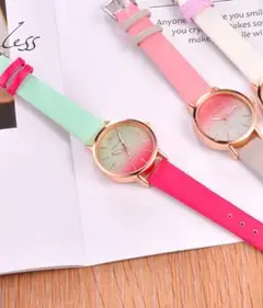 A☆安心のメルカリ便☆ レディース ☆ クォーツ ☆ ピンク × グリーン☆