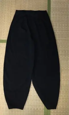 Zara ブラック　パンツ