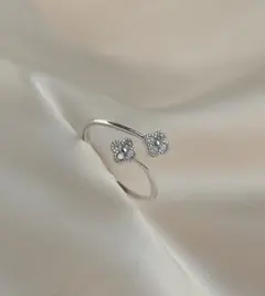 ワンポイント♡　指輪　サイズフリー　リング　シルバー　花　ストーン　上品
