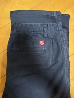 エレメント　ブラックストレートチノパン