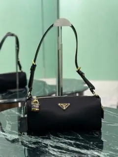 PRADA ブラック ナイロン ショルダーバッグ