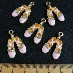 Item thumbnail for item ca34fb1d-6446-43cd-91da-821bc1bb8253