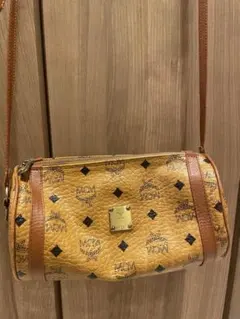 MCMエムシーエム☆筒型ショルダー　斜めがけボディバッグ　ビセトス柄ヴィンテージ ショルダー＆クロスボディ | MCM® JP