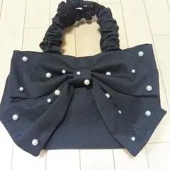 美品！目立ちます！ブラックリボンパールアクセサリー付トートバッグ