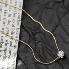 大特価　ネックレス　一粒　ジルコニア　ストーン　ゴールド　上品　シンプル　新品