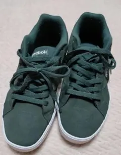 美品☆Reebok☆スニーカー☆２５．５