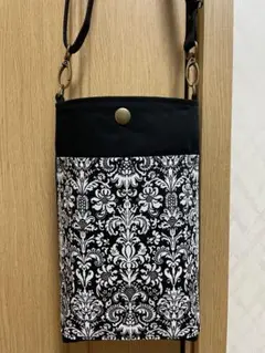 ダマスク☆モノトーン☆ハンドメイドスマホショルダーバック☆ハンドメイドポシェット